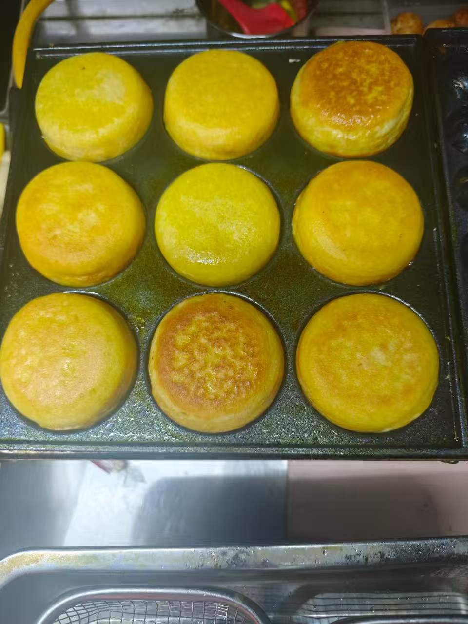 肉蛋堡煎制近景