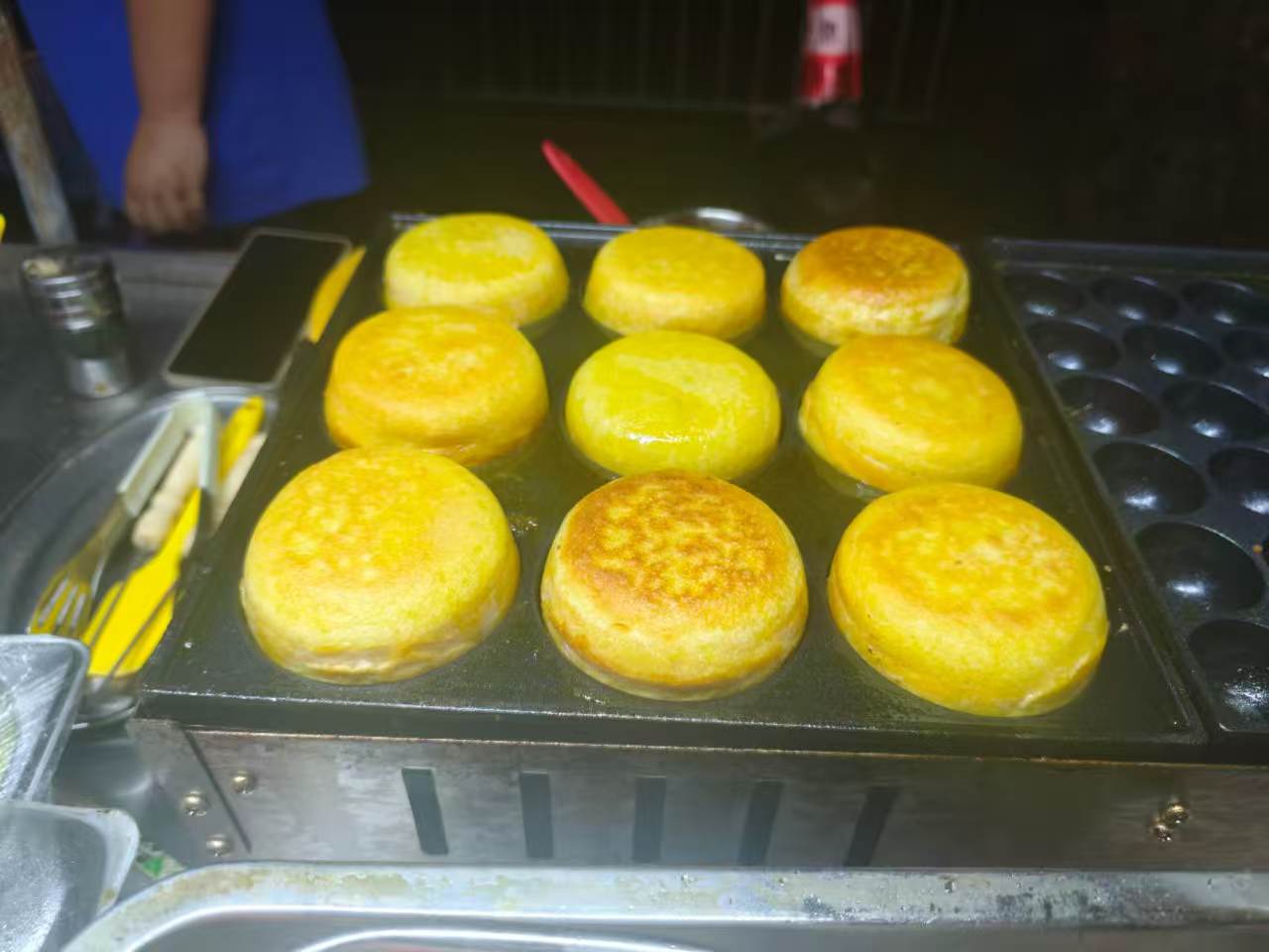肉蛋堡现场煎制